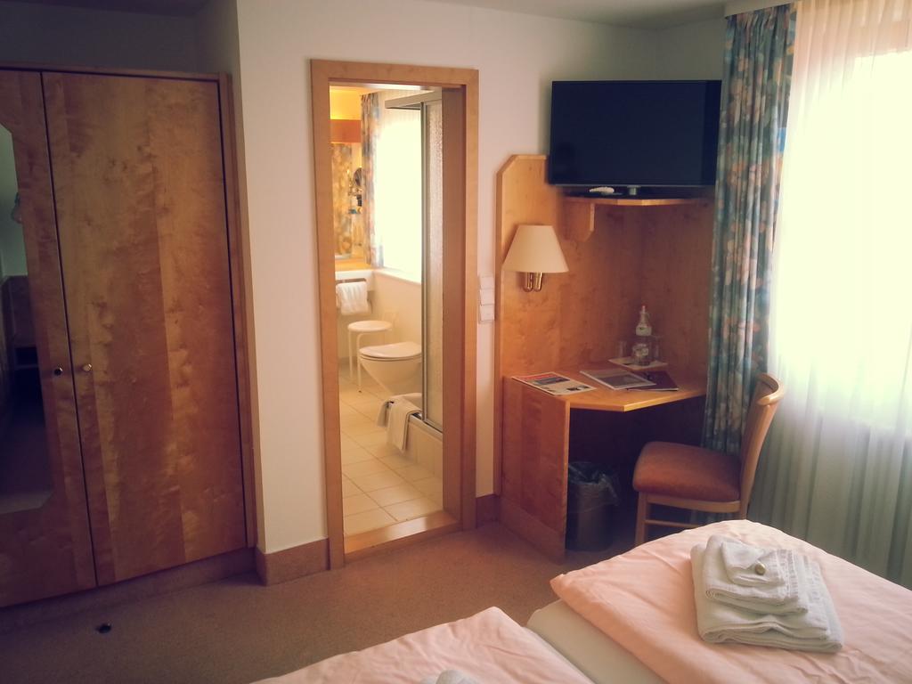 Hotel Seewirt Nonnenhorn Oda fotoğraf