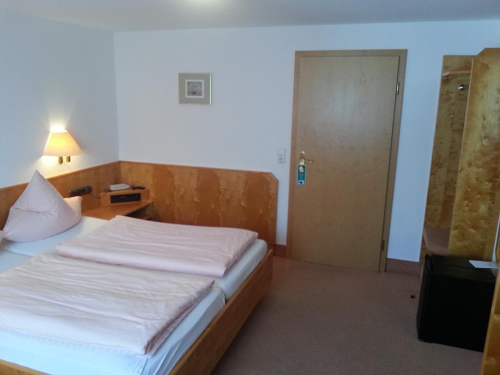 Hotel Seewirt Nonnenhorn Oda fotoğraf
