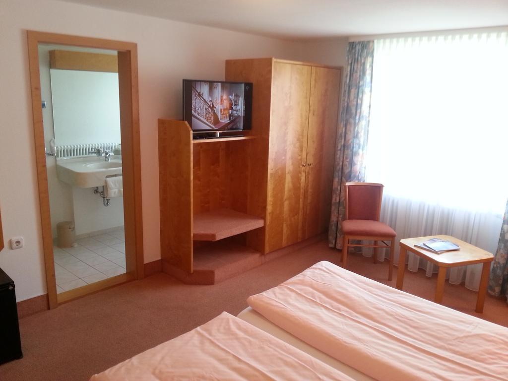 Hotel Seewirt Nonnenhorn Oda fotoğraf