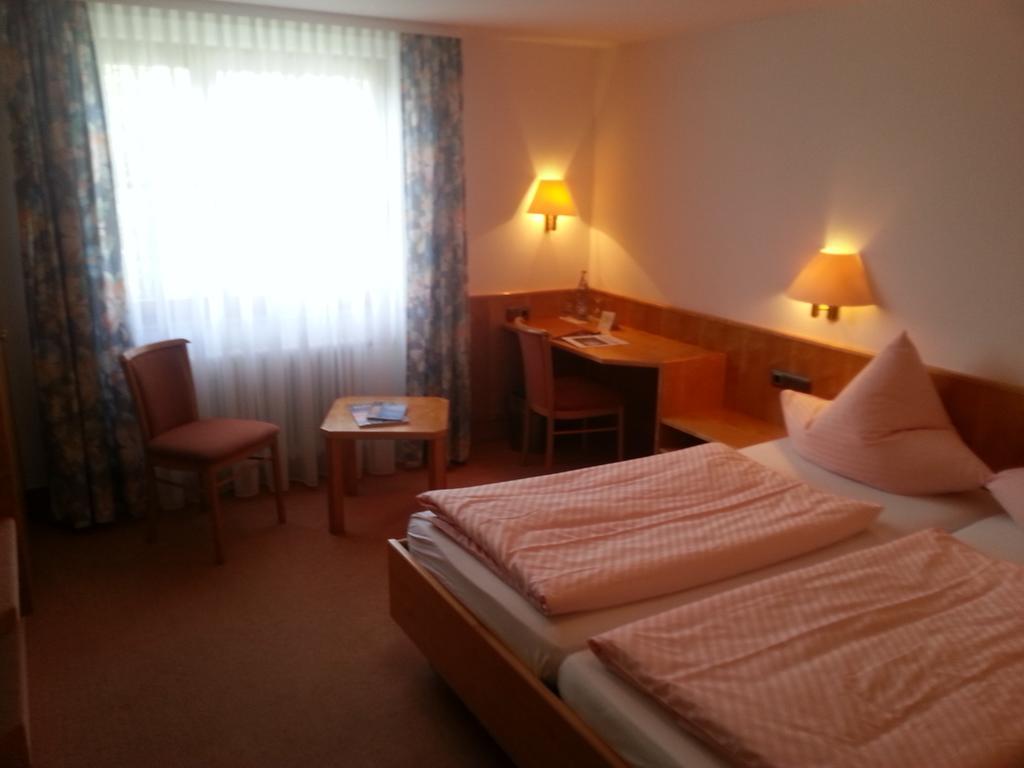 Hotel Seewirt Nonnenhorn Oda fotoğraf