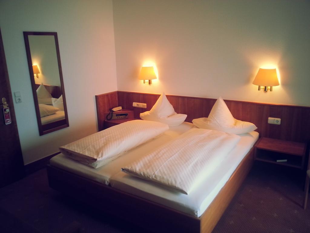 Hotel Seewirt Nonnenhorn Oda fotoğraf