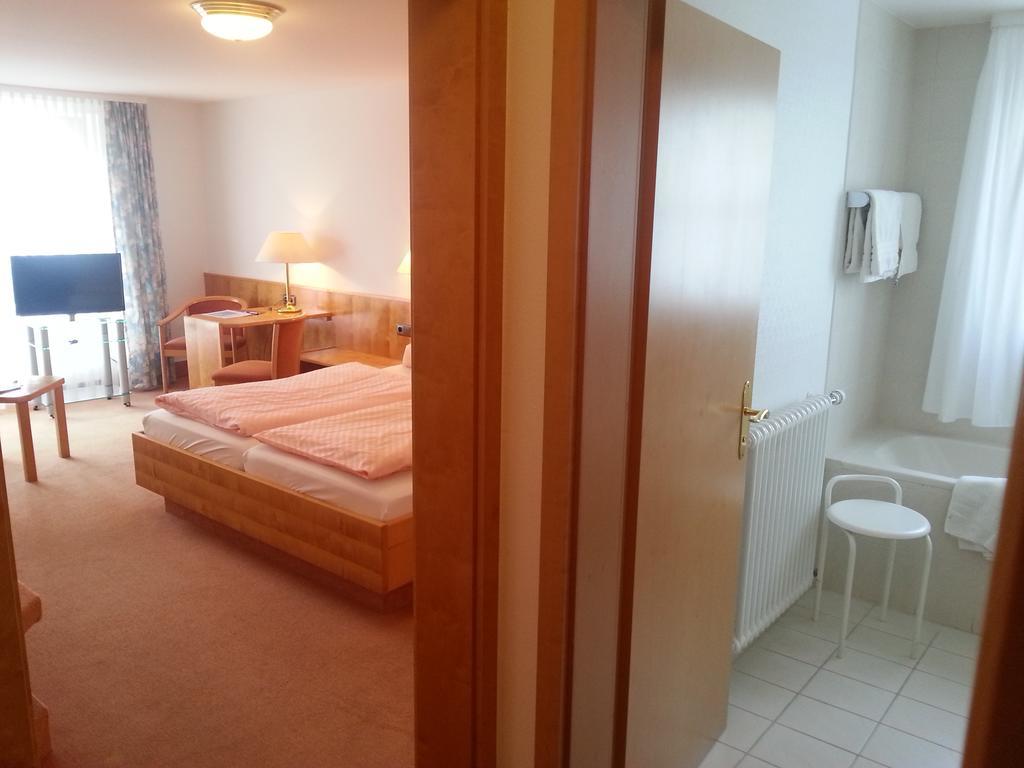 Hotel Seewirt Nonnenhorn Oda fotoğraf