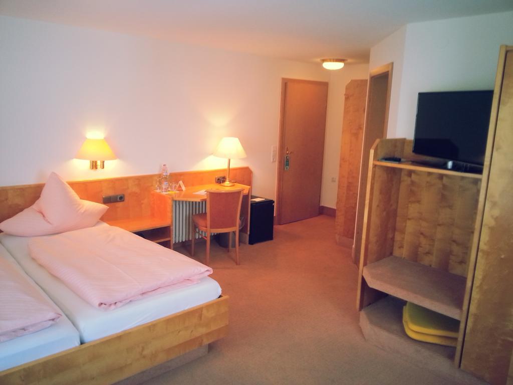 Hotel Seewirt Nonnenhorn Oda fotoğraf