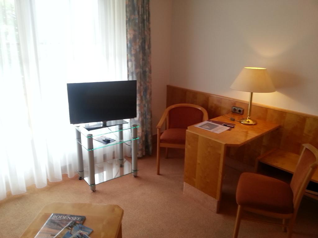 Hotel Seewirt Nonnenhorn Oda fotoğraf